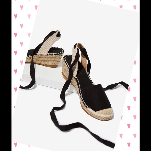 BLACK SANDALS NEW - Picture 3 of 9